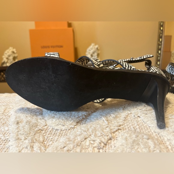 Joe's Jeans Womens High Heels Strappy Ankle Zip Zebra Print Black/White Size 8 - Picture 5 of 6